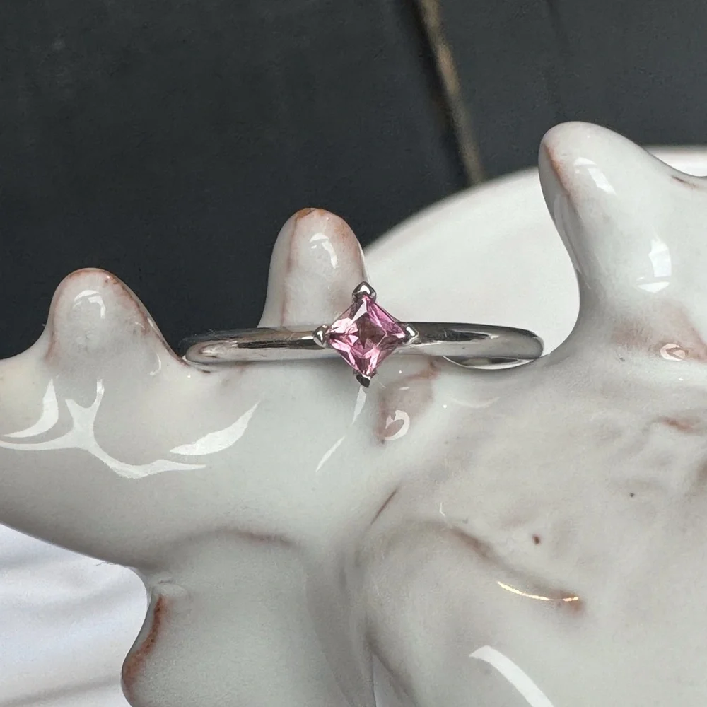 10KWG Princess With A Twist Pink Tourmaline Ring